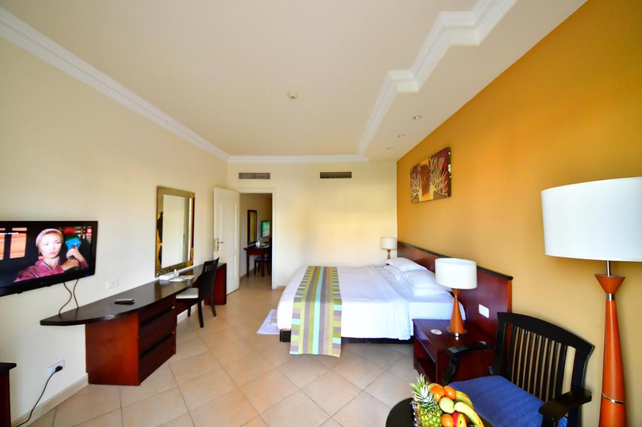 Xperience Kiroseiz Aquapark Premier-Naama Bay Hotel Sharm el-Sheikh Exterior foto A room at the hotel